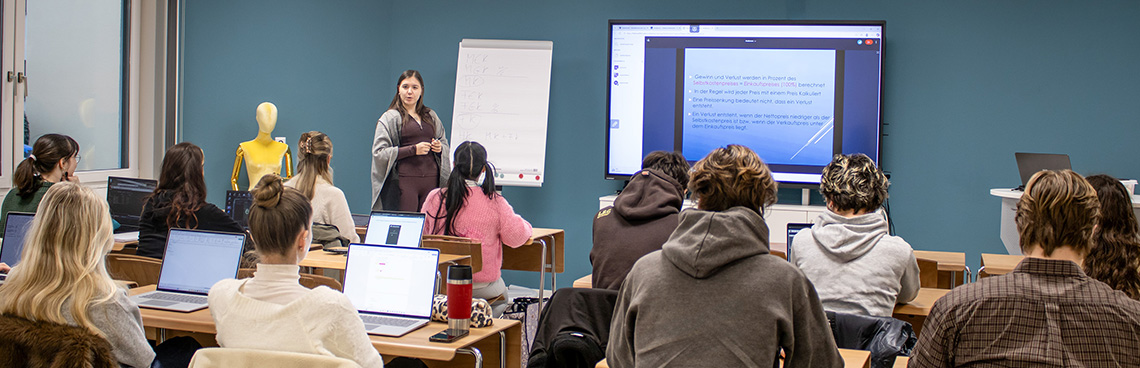 SchülerInnen im Unterricht