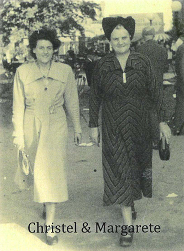 zwei ältere Damen, die Gründerinnen der Schule